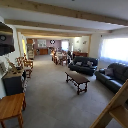 Les Sauvagines Holiday home