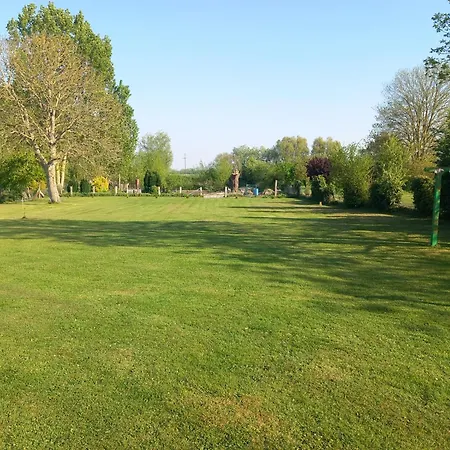 Сasa de vacaciones Les Sauvagines